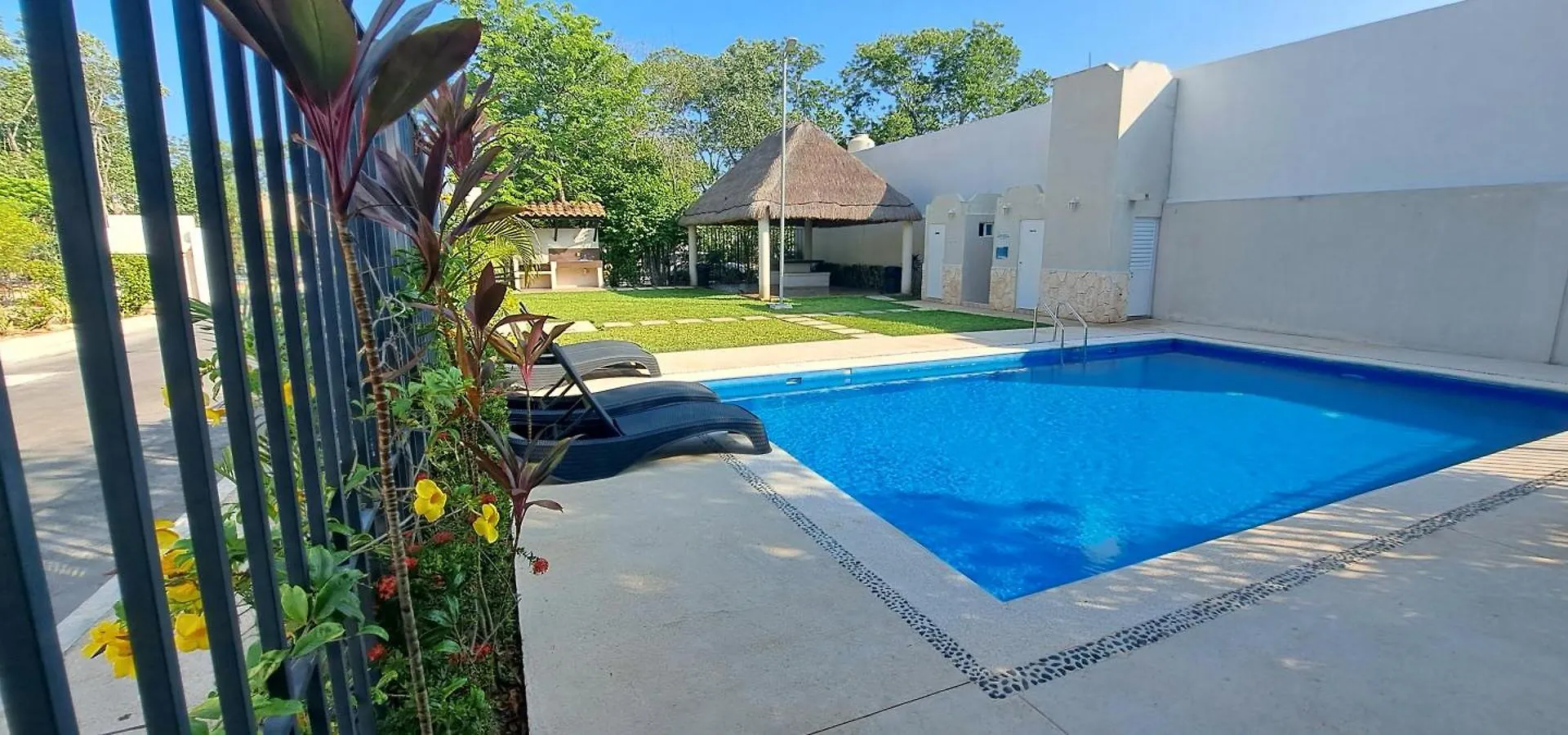 Prázdninový dům Casa Ruisu 2 Plantas Amueblada Alberca En Playa Del Carmen Mayakoba Seguridad Bien Ubicada Jardines Senderos Comercios